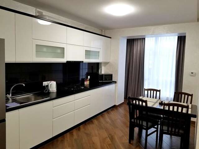 Апартаменты Cozy apartment in the city center Ивано-Франковск-3